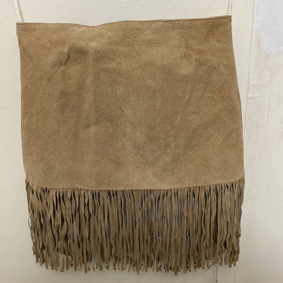 Camel faux fringe skirt🤎 - Picture 1 of 4